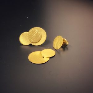 maitena-ganboa-joyas-autor-galeria51 Pendientes de plata con baño de oro de Maitena Ganboa Joyas de Autor