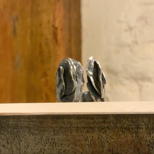 maitena-ganboa-joyeria-autor-galeria-1 Anillo plata oxidada Flisch de Maitena Ganboa